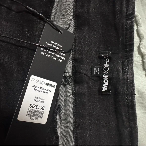 Fashion Nova Blackwash Pleated Mini Skirt - Picture 3 of 3